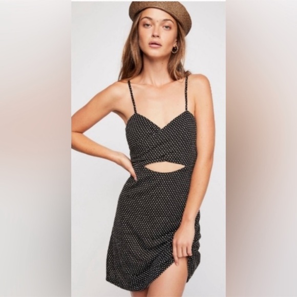 WOMEN’S FREE PEOPLE BOHEMIAN DOTTIE MINI BLACK/WHITE W/CUT-OUT’S FESTIVAL STYLE - Picture 1 of 11